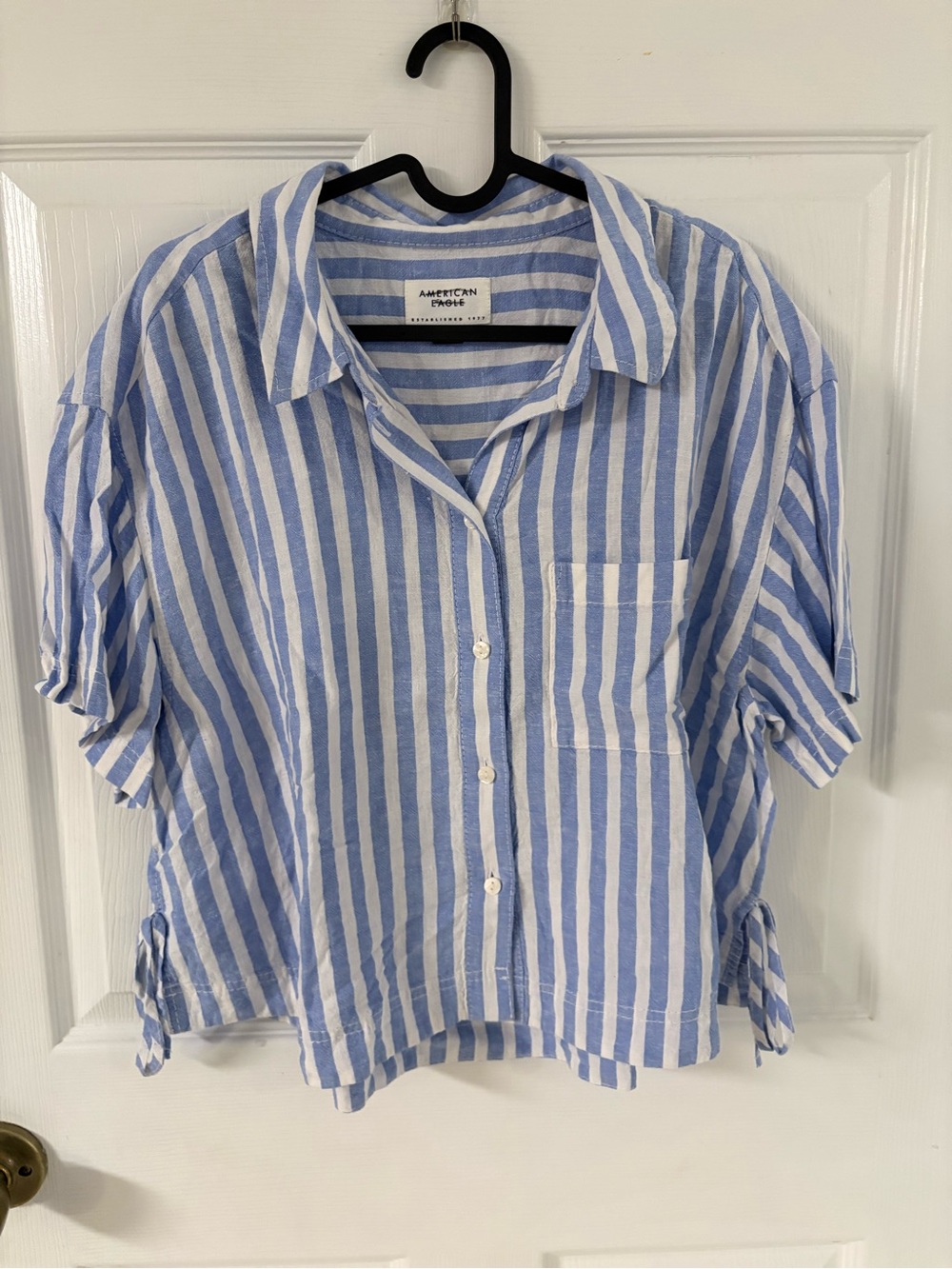 new American Eagle Light Blue & White Striped Short-Sleeve Button-Up